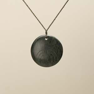 Rā/Sun Porowhita XL Pounamu Pendant