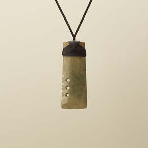 Raukaraka Pounamu Toki XL