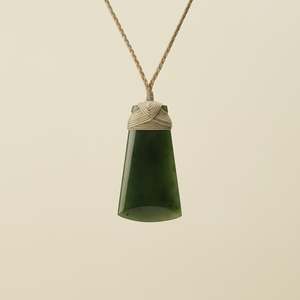 All: Medium Large Kahurangi Toki Pounamu Pendant Tan Binding