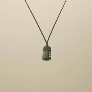 Kahurangi Inanga XS Toki Pounamu Pendant, Khaki Binding