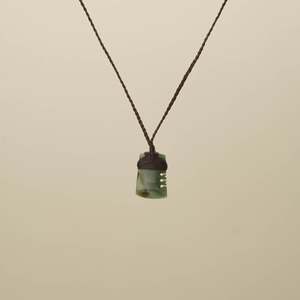 Kahurangi XS Notched Toki Pounamu Pendant, Brown Binding