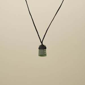 Kahurangi XS Notched Toki Pounamu Pendant, Black Binding