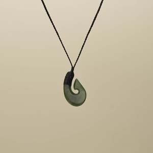 Kahurangi Small Hei Matau Pounamu Pendant