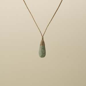 Inanga XS Roimata Pounamu Pendant, Tan Binding