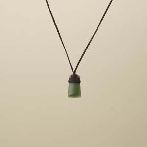 Strength: Kahurangi Inanga XS Toki Pounamu Pendant, Brown Binding