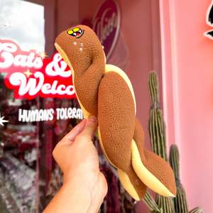 Pet: Pretzel Twist Dog Toy