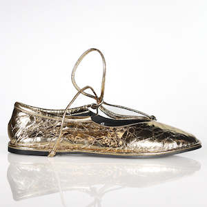 Footwear: Hanover Gold