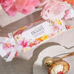 Pantry: Blooming Tea Balls Christmas Cracker