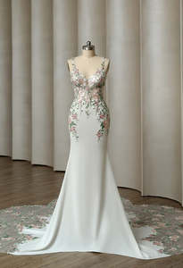 Frosted Embroidery Petal Train Wedding Dress Art Kollocsion