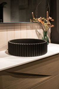 Concrete Basins: ARUVO™ PLINTH Concrete Countertop Basin Matte Black