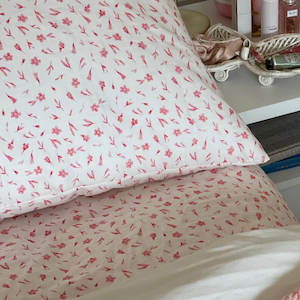 Frontpage: Pink Irem Muslin Sheet Set