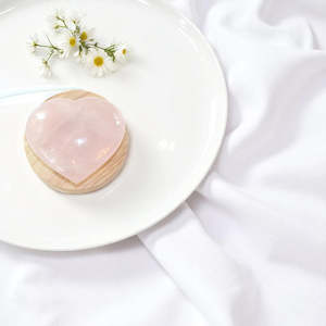 Gift Ideas Under 100: Rose quartz heart crystal lamp