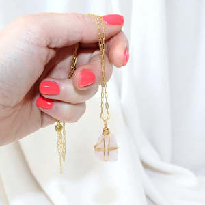 Crystal Jewellery: Rose quartz crystal Gold necklace