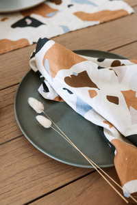 Products: Ceramic Crush Linen Napkin Set