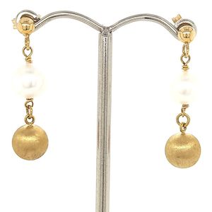 Pearls 1: Yellow Gold and Pearl Drop Earring