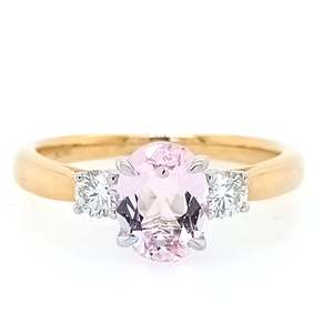 Fancy Colour: 18ct Yellow Gold Ring with Oval  Morganite