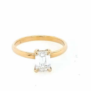 Lab Grown Diamonds 1: 18ct Yellow Gold Emerald Cut Diamond Ring
