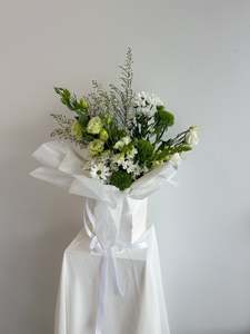The Classic - Bagged Bouquet