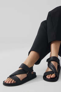 Hannah Sandal Black