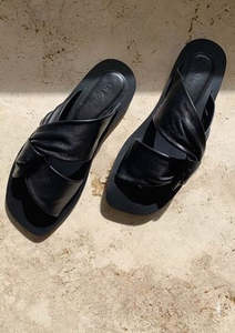 La Tribe: Twist Slide Black