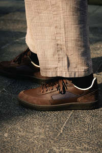 Globe: Holand Chocolate