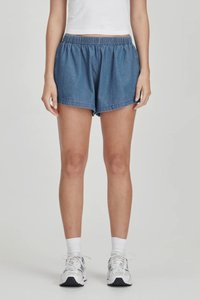Womens Boyfriend Short Chambray