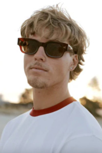 Neufound Eyewear: Lunar Black Cherry