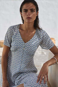 Y E R S E: Yerse Crepe Midi Dress Navy Flowers