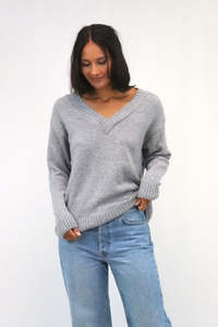 Tatano: Tulia V Neck Smoke