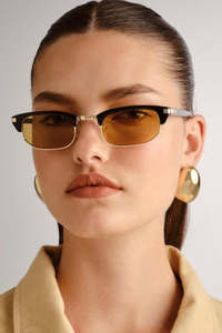 Le Specs 1: Nightingale Black Yellow