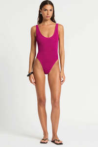 Mara One Piece Magenta