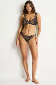 Savanna Cross Front Multifit Singlet Top