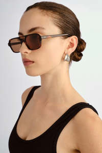 Accessories: The Dusty Classic Tort