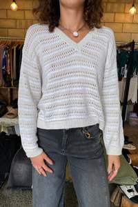 Trellis V-Neck Sand White