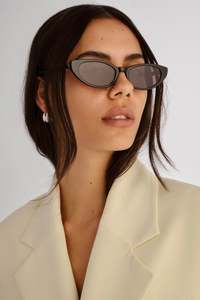 Accessories: The Blair Black