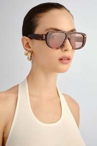 Accessories: The Dionne Crystal Tort