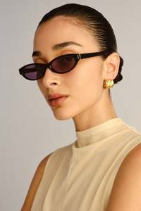 Accessories: The Petra Black