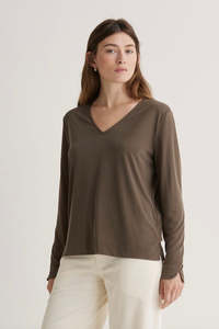 Y E R S E: T-Shirt Baggy V-Neck Khaki