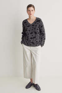 V Neck Jumper Leopard Graphite