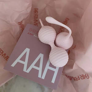 Femmefunn 1: AAH PAR FEMME Kegel Balls