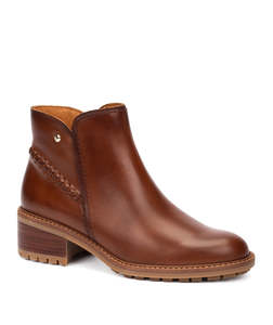 Heels: MEDINA-PIKOLINOS