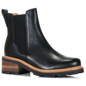Heels: DAKTARI-BRESLEY