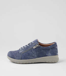 Wide Feet Friendly: SOLAR-ZIERA