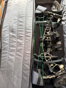 Hoyt Ventum Pro 30  (Carrying an Everest 44 bow case, 99% new condition. Unpacke&hellip;