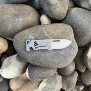 Products: 8.5cm Folding Knife – 4cm blade –  Auckland Climbing Gym