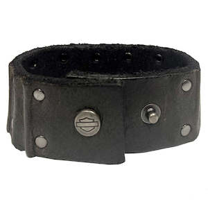 Harley Davidson Jewellery 2: mw-mau606-blk-sm Harley Harley-Davidson Mens Ribbed Studded Leather Cuff Bracelet Adjustable Wristband mw-mau606-blk-sm