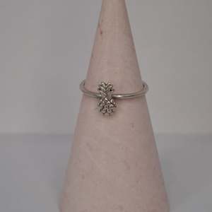 Jewellery: Kirsten Ash - Pineapple Stacking Ring