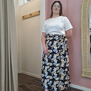 Thing Thing - Floral Wrap-Over Skirt - Size 16