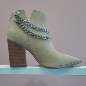 Vince Camuto - Gallzy Boot - Size 37 / 6.5