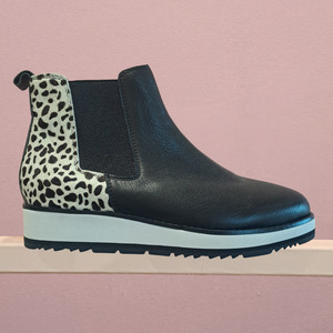 Newly Added: Le Sansa - Sting Black Snow Pony Boot - Size 38 / 7